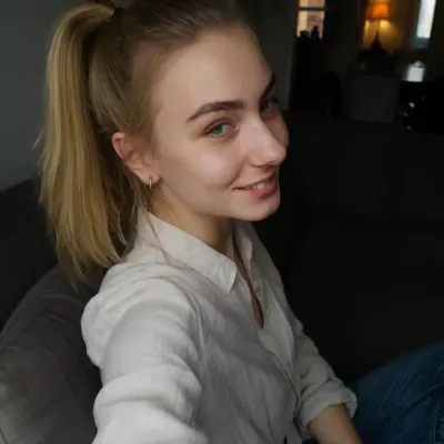 Александра, 21